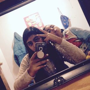 Meet your Posher, Dania